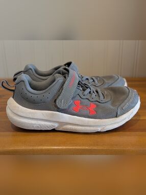 Under Armour Kids Gray and Red Velcro Sneakers